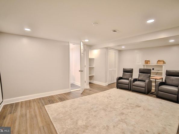 1037 Bainbridge Street, Philadelphia PA 19147