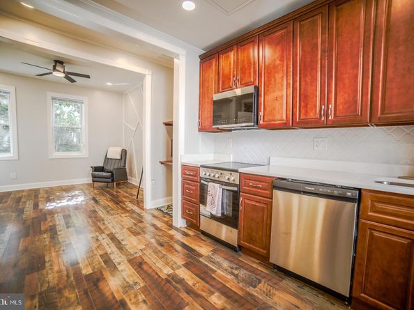 1037 Bainbridge Street, Philadelphia PA 19147