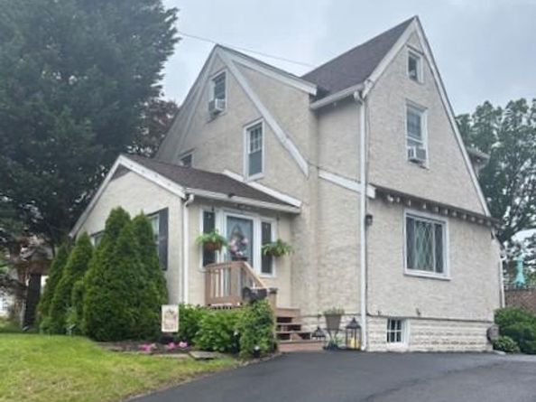 1086 Edge Hill Road, Abington PA 19001