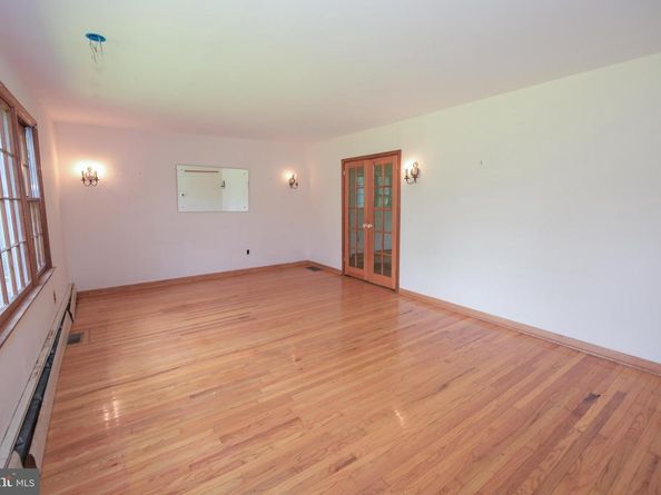 4697 Smith Road, Furlong PA 18925