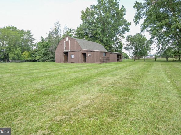 4697 Smith Road, Furlong PA 18925