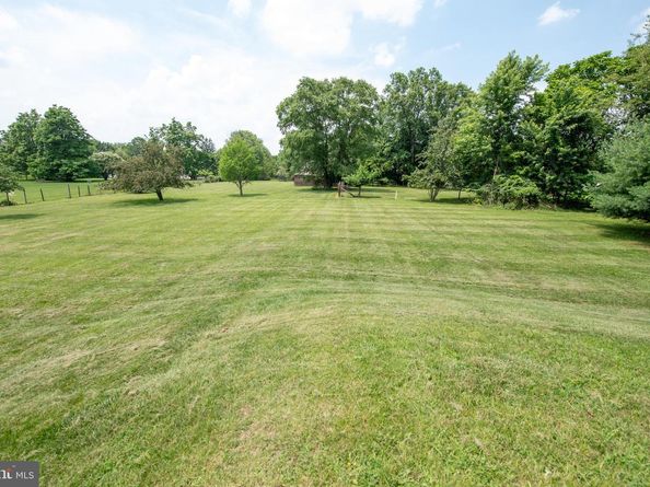 4697 Smith Road, Furlong PA 18925