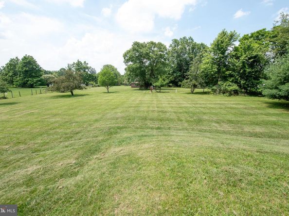 4697 Smith Road, Furlong PA 18925