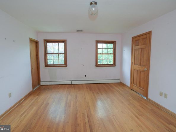 4697 Smith Road, Furlong PA 18925