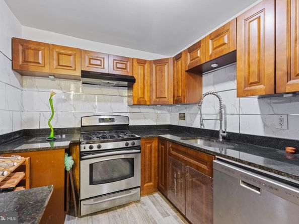 6143 Leesburg Pike 104, Falls Church VA 22041