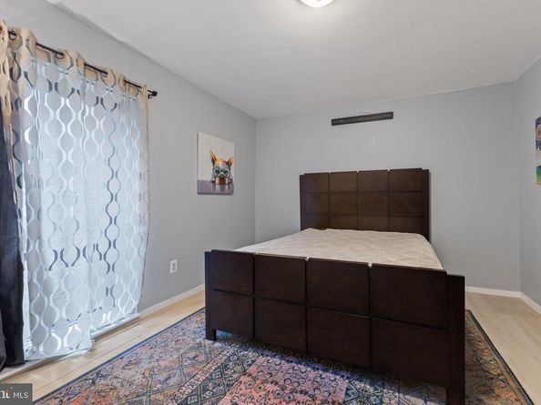 6143 Leesburg Pike 104, Falls Church VA 22041