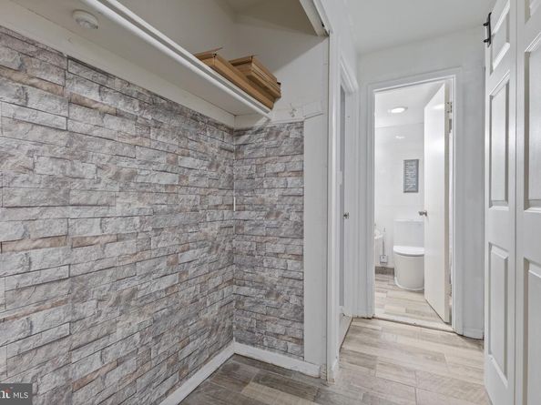 6143 Leesburg Pike 104, Falls Church VA 22041