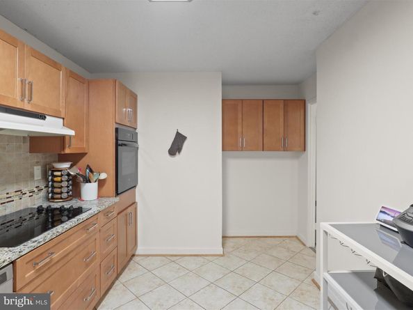 205 Yoakum Parkway 1020, Alexandria VA 22304