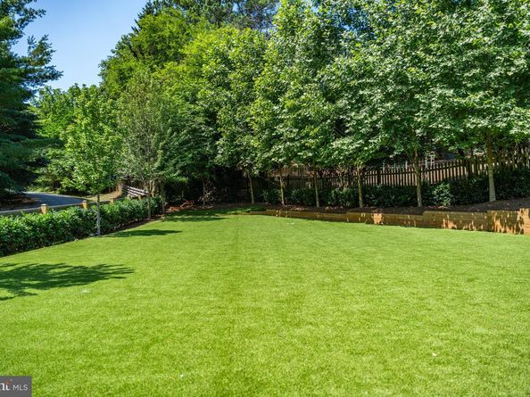 1004 Dogue Hill Lane, Mclean VA 22101