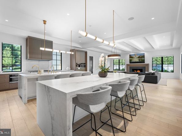 1004 Dogue Hill Lane, Mclean VA 22101
