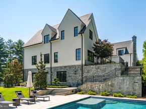 1004 Dogue Hill Lane, Mclean VA 22101