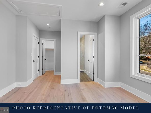 730 22nd Street S, Arlington VA 22202