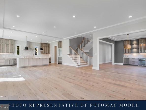 730 22nd Street S, Arlington VA 22202