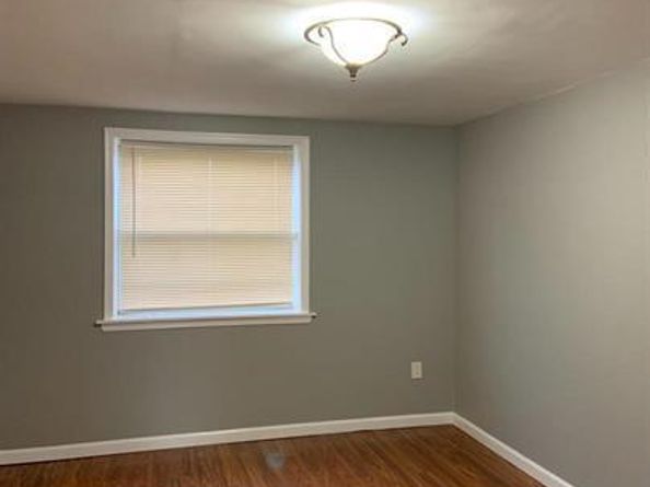 210 Londonderry Lane, Darby PA 19023
