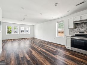 451 Green Lane, Philadelphia PA 19128