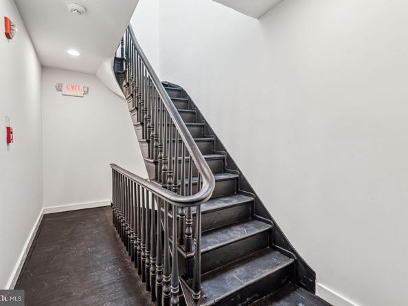 451 Green Lane, Philadelphia PA 19128