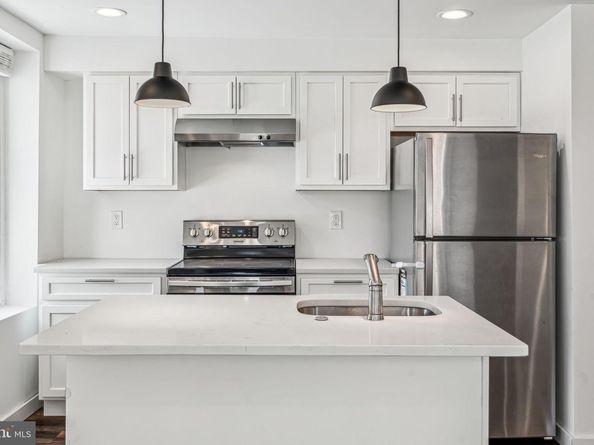 451 Green Lane, Philadelphia PA 19128