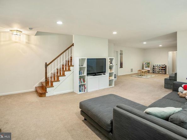 8316 Comanche Court, Bethesda MD 20817