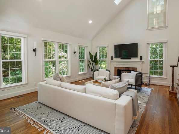 8316 Comanche Court, Bethesda MD 20817
