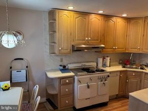 3227 S Juniper Street, Philadelphia PA 19148