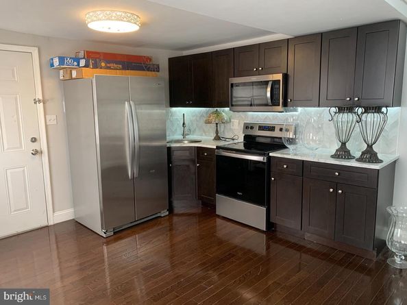 1433 W Girard Avenue, Philadelphia PA 19130
