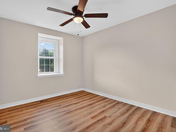 1160 Lisa Court, Herndon VA 20170