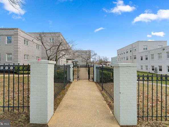 3866 9TH Street SE 101, Washington DC 20032