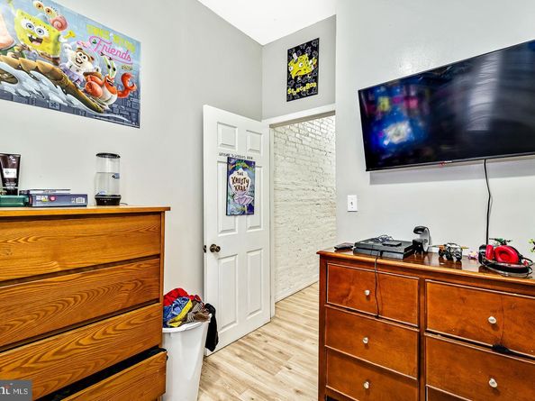 3963 Brown Street, Philadelphia PA 19104