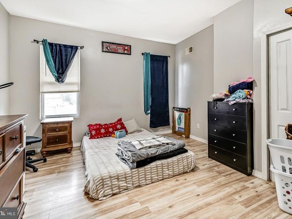 3963 Brown Street, Philadelphia PA 19104