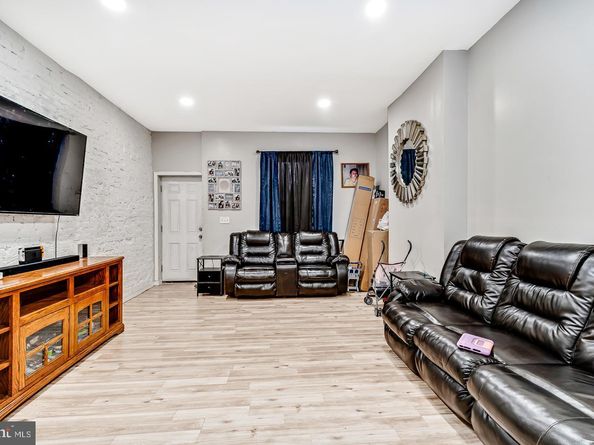 3963 Brown Street, Philadelphia PA 19104