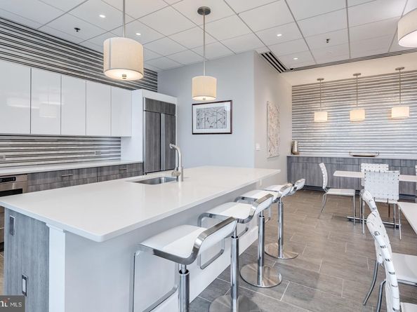 2101 Market Street 302, Philadelphia PA 19103