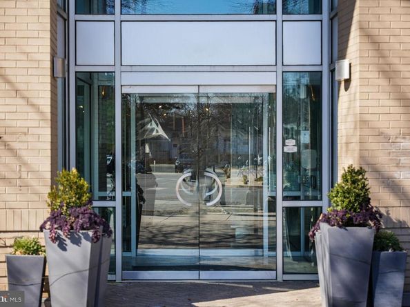 3409 Wilson Boulevard 211, Arlington VA 22201