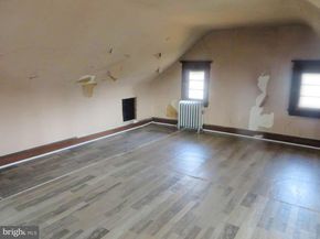 22 S Linden Avenue, Upper Darby PA 19082