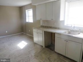 22 S Linden Avenue, Upper Darby PA 19082