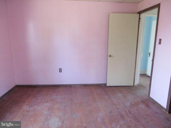 22 S Linden Avenue, Upper Darby PA 19082