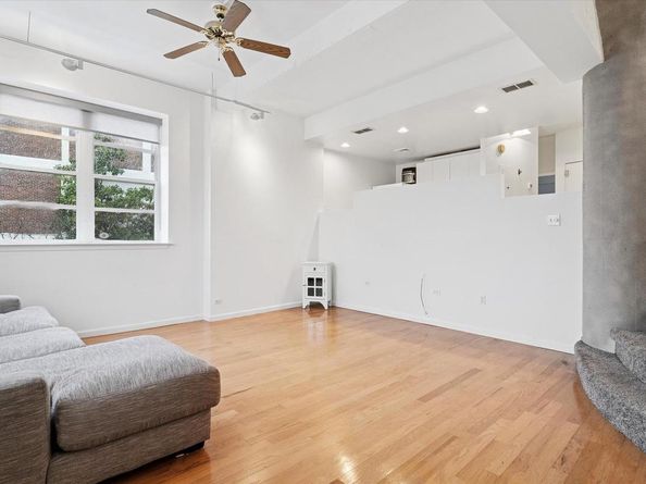 246 N 3rd Street 4CD, Philadelphia PA 19106