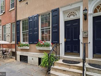 905 Clinton Street