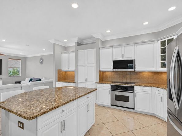 2214 Ridgewood Circle, Royal Palm Beach FL 33411