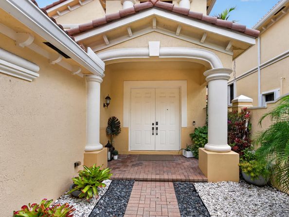 1687 Passion Vine Circle 1687, Weston FL 33326