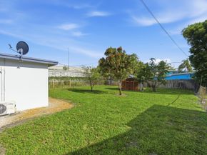 837 NW 41st Street Ab, Oakland Park FL 33309