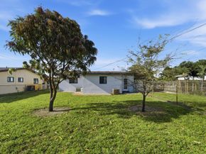837 NW 41st Street Ab, Oakland Park FL 33309