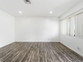 837 NW 41st Street Ab, Oakland Park FL 33309