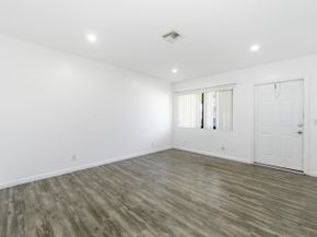 837 NW 41st Street Ab, Oakland Park FL 33309