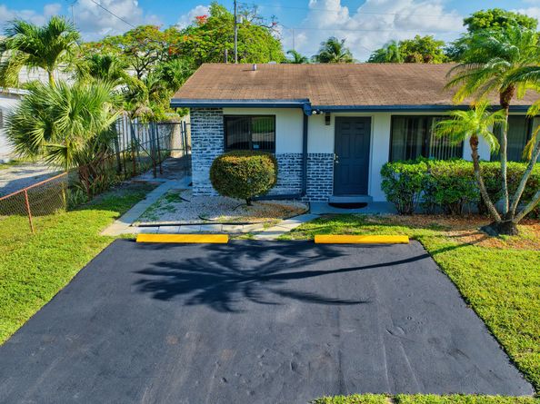 837 NW 41st Street Ab, Oakland Park FL 33309