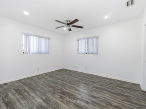 837 NW 41st Street Ab, Oakland Park FL 33309