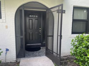 8951 SW 19th St B, Boca Raton FL 33433