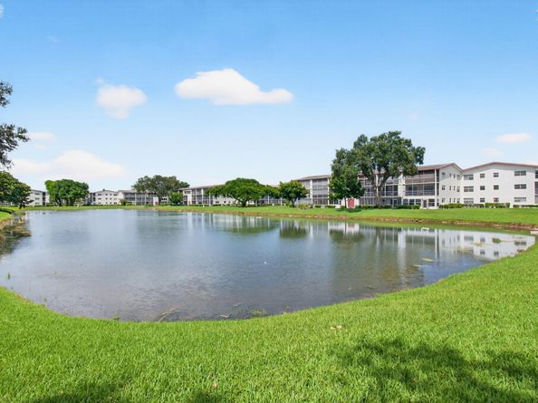 384 Fanshaw J, Boca Raton FL 33434