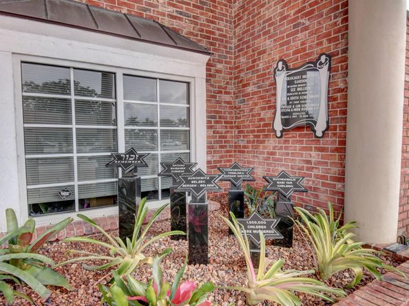 384 Fanshaw J, Boca Raton FL 33434