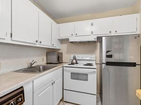 384 Fanshaw J, Boca Raton FL 33434