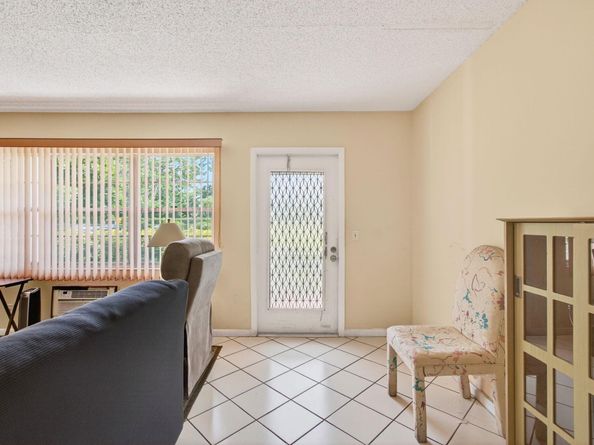 384 Fanshaw J, Boca Raton FL 33434